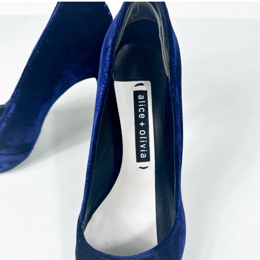 Alice & Olivia Sapphire Blue Velvet Heels Stitch Details